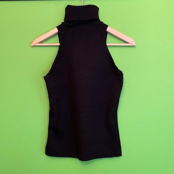 Runway Black Turtleneck Snap closures on the side - Picture 2 of 4